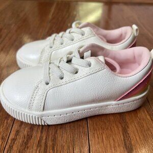 Carter’s Toddler Girls White Rainbow Sneakers – Size 7